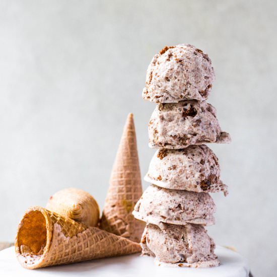Lazy Girls Cookie + Cream Ice-Cream