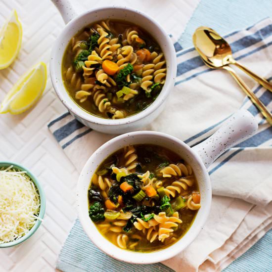Healthy Kale and Pasta Soup