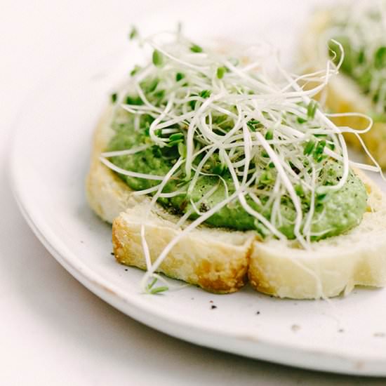 Roasted Garlic Sweet Pea Bruschetta