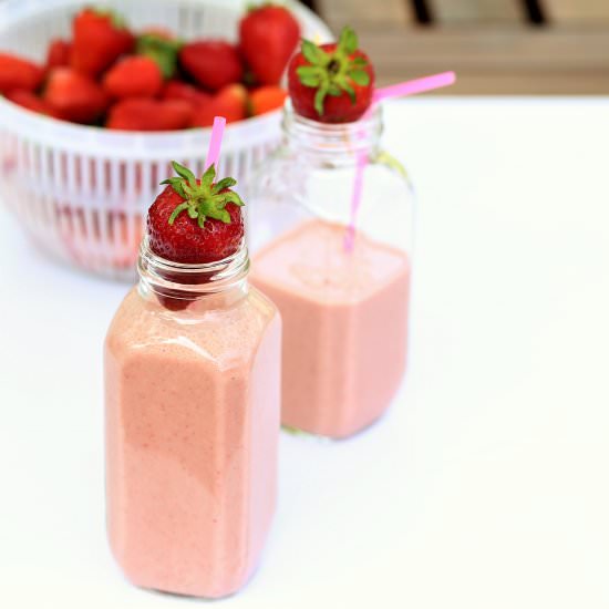 Vegan Strawberry Chai Smoothie