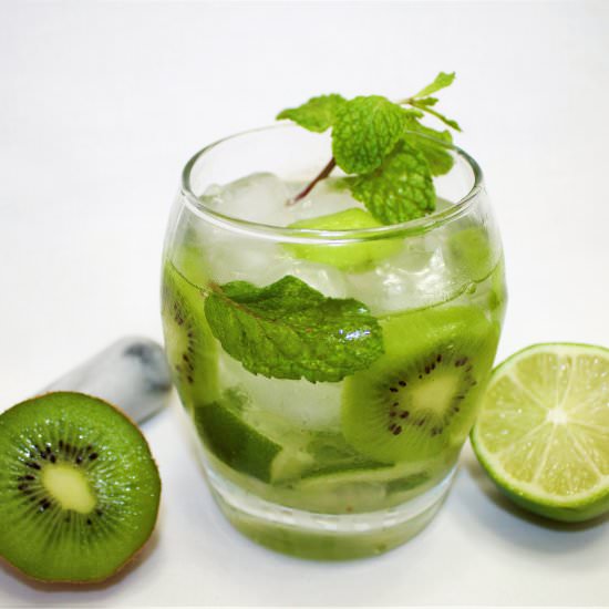 Easy Kiwi Lime Mojito