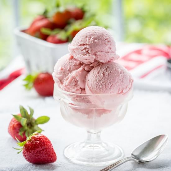 Fresh Strawberry Ice Cream