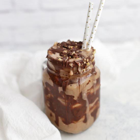 Healthy Snickers Shake