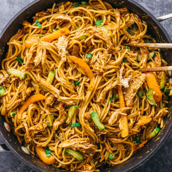Spicy peanut noodles