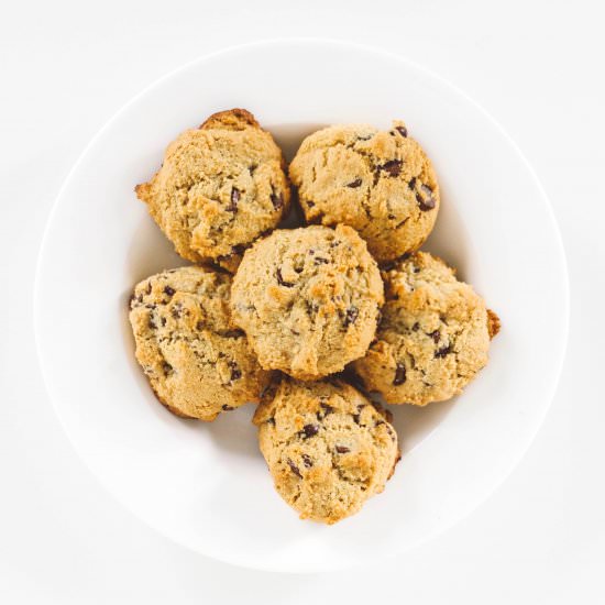 ALMOND FLOUR CHOCOLATE CHIP COOKIES