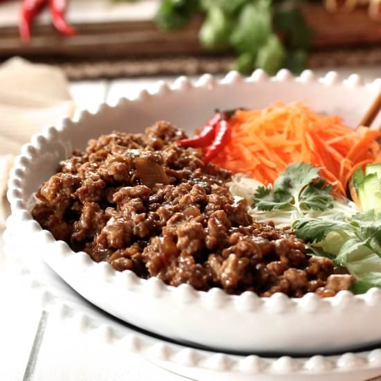 VIETNAMESE PORK RICE NOODLE BOWL
