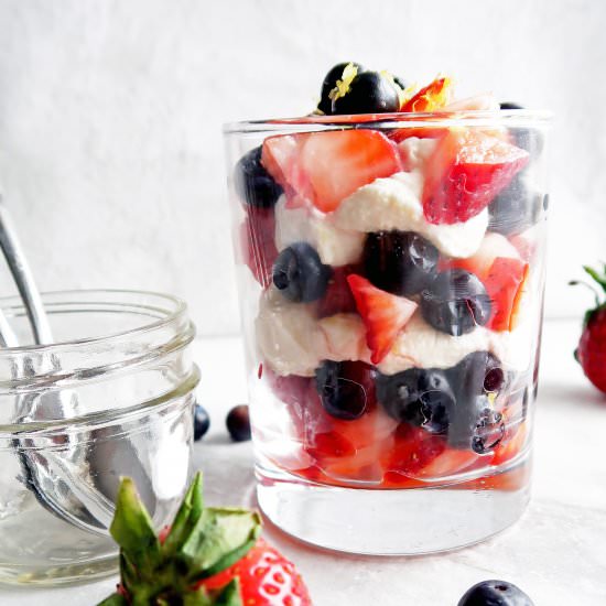 Berries with Mascarpone Cream