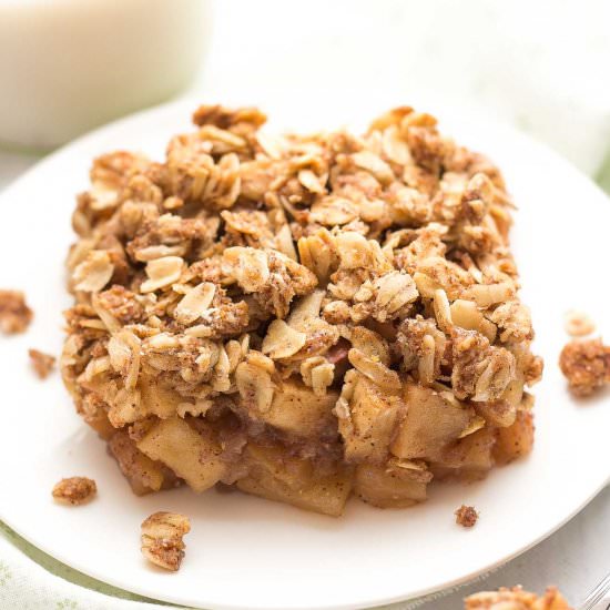 Healthy Chai Spice Apple Crumble