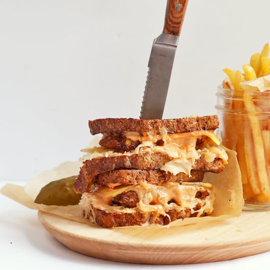 Vegan Tempeh Reuben