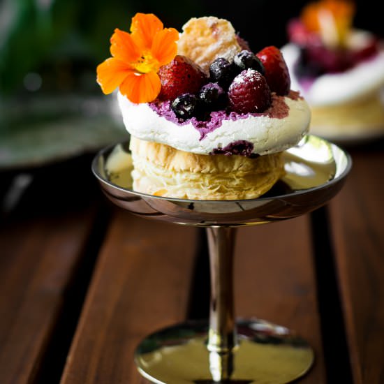 VEGAN Pavlova Puffs