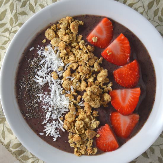 Strawberry Blueberry Smoothie Bowl