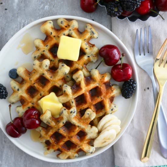 Waffles with bananas & sesame