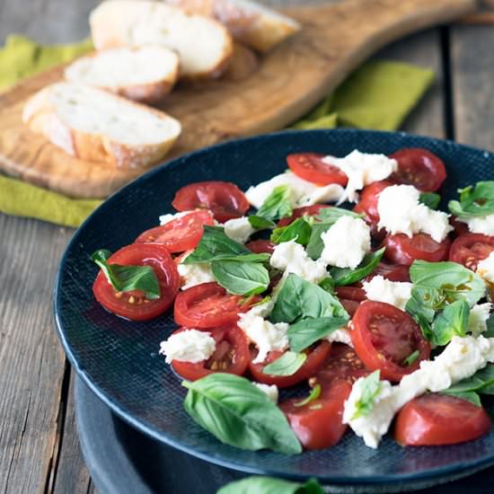 Tomato Mozzarella & Basil Salad