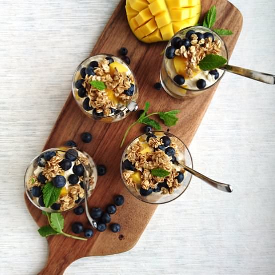 Mango and blueberry cranachan