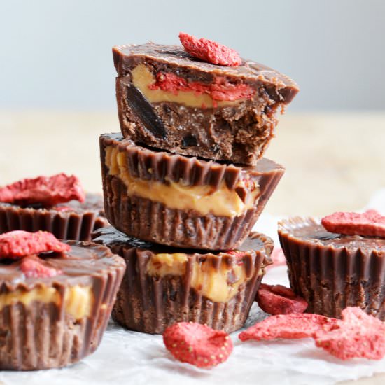 Raw Chocolate, PB & Strawberry Cups