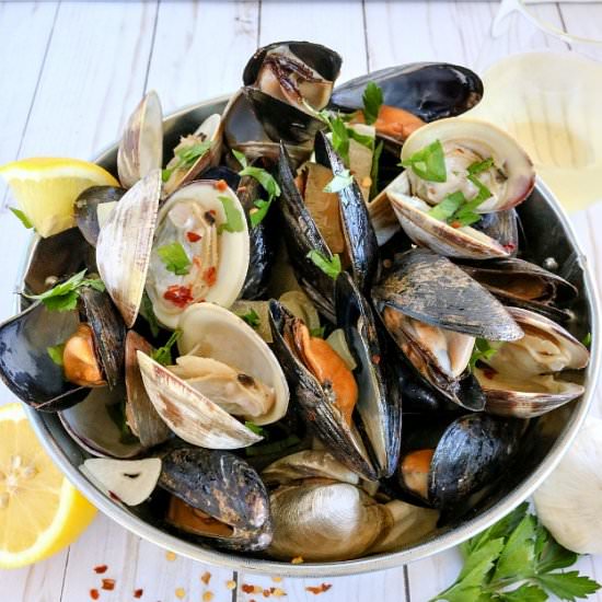 Clams & Mussels in Sauce
