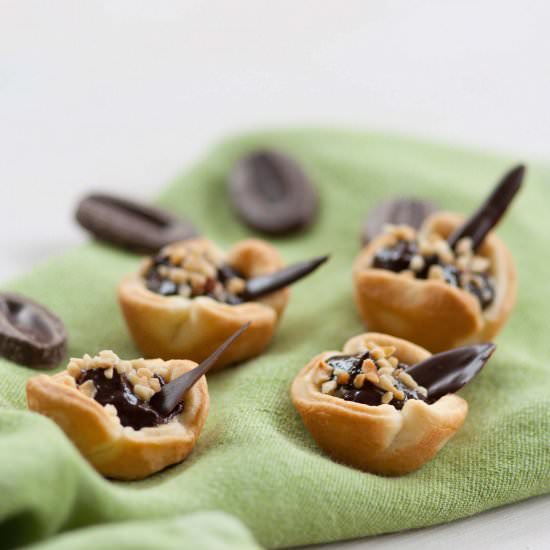 Small Cakes with Chocolate
