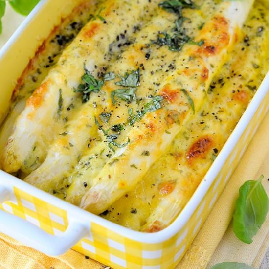 Asparagus with bechamel