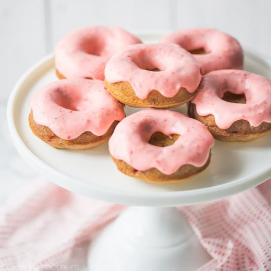 Baked Strawberry Donuts