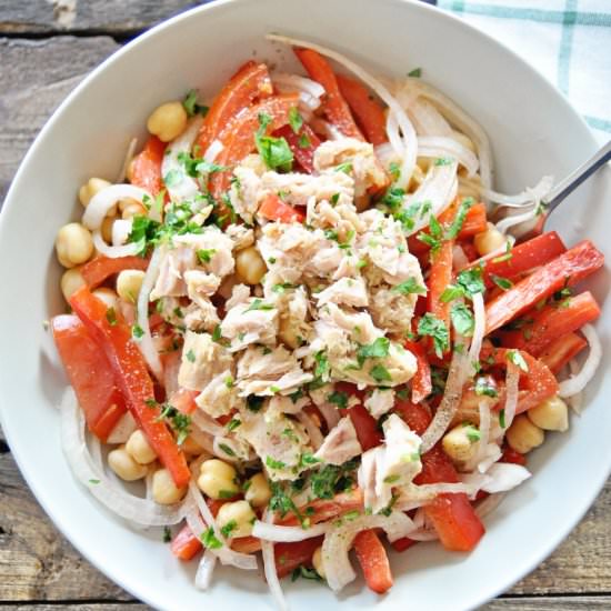 Chickpea Salad with Tuna