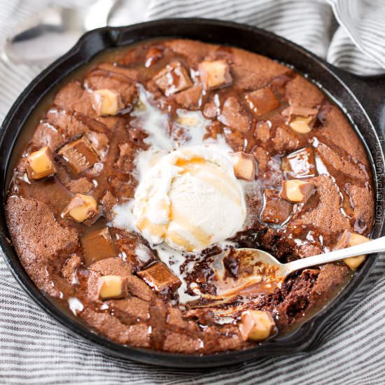 Rolo-Stuffed Skillet Brownie
