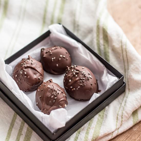 Healthy Dark Chocolate Truffles