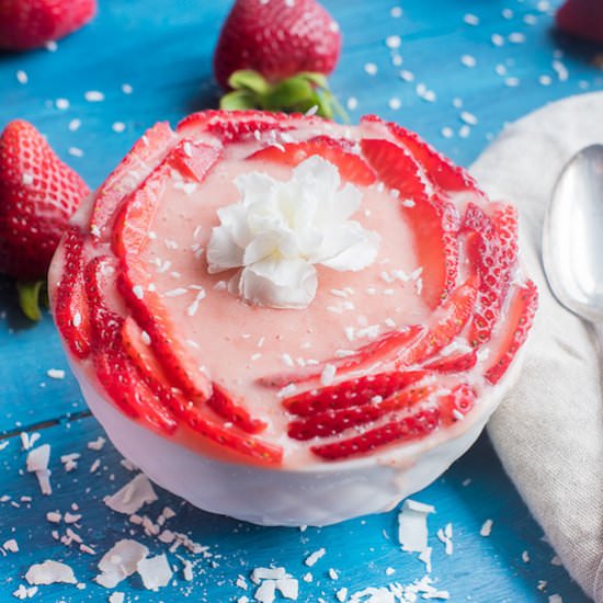 Spring Strawberry Smoothie Bowl