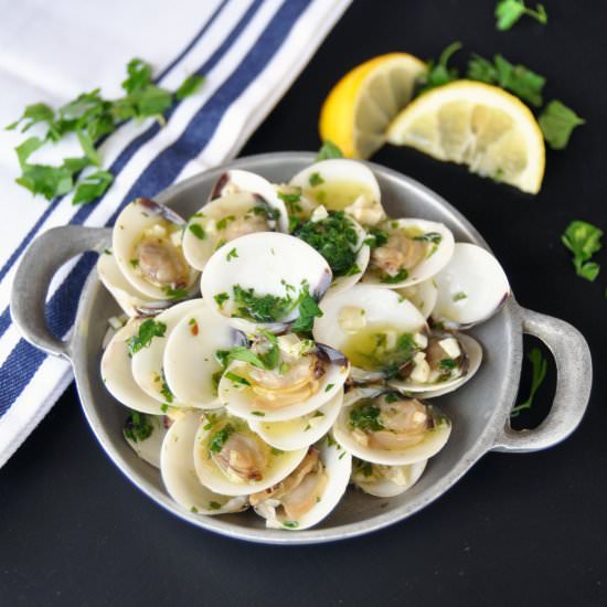 Clams in White Wine Sauce