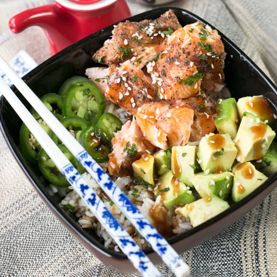 Spicy Sesame Salmon Avocado Bowls