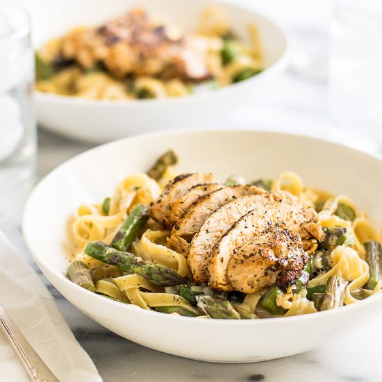 Creamy Chicken and Asparagus Pasta