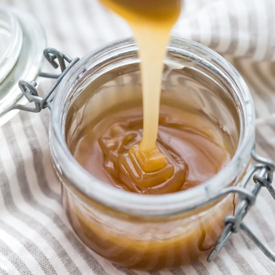 5 Minute Paleo Caramel Sauce Vegan