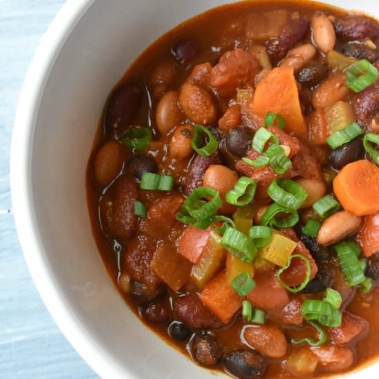 VEGETABLE FILLED VEGAN CHILI