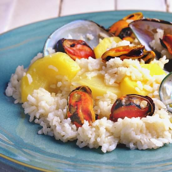 Slow Cooker Mussel and Potato Rice