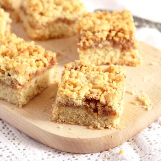 Apricot Jam Crumble Cake