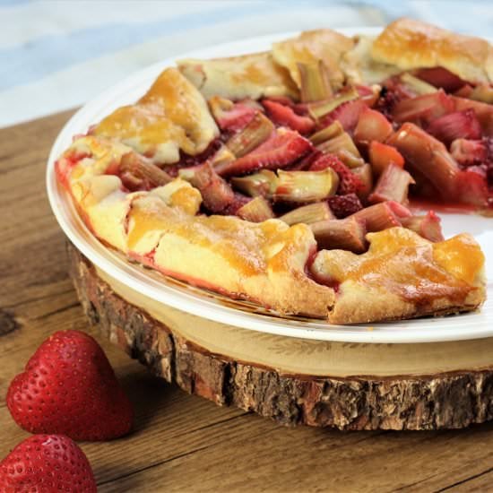 Rhubarb Strawberry Crostata