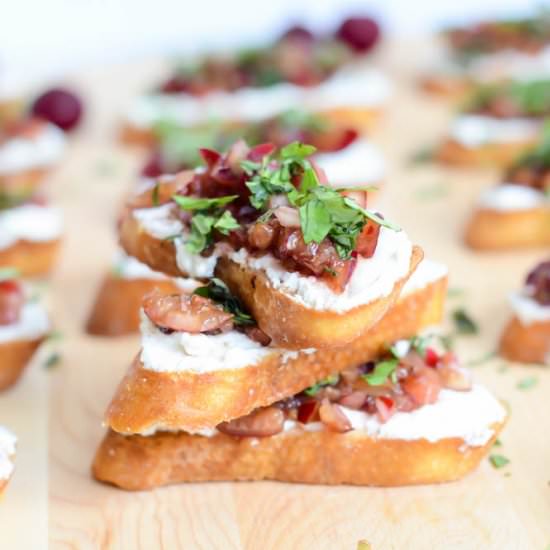 Herbed Cherry & Ricotta Crostini