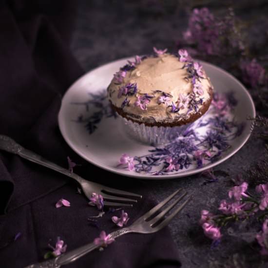 Spelt, rhubarb and lilac cupcakes