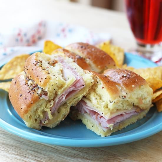 Easy Hawaiian Sweet Roll Sliders
