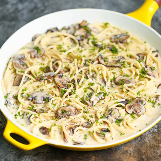 Spaghetti with Mushroom Cream Sauce