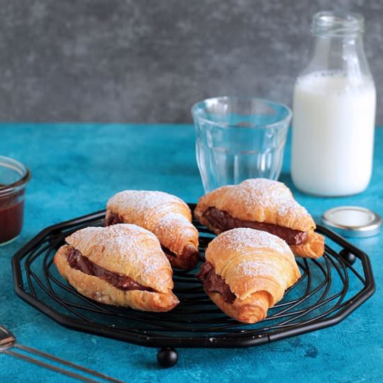 Easy Nutella & Yogurt Croissants