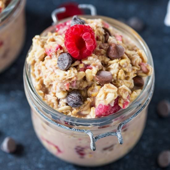 Raspberry Dark Chocolate Chip Oats