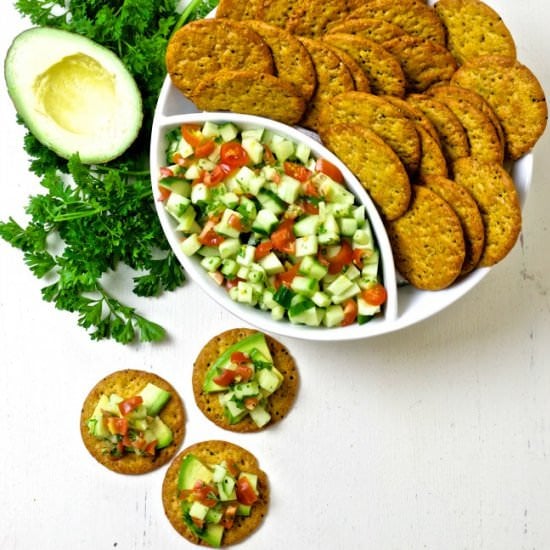 Crackers with Cucumber Relish