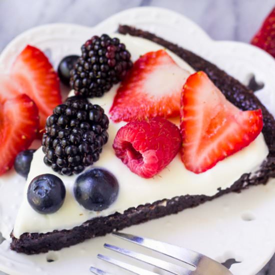 Very Berry Brownie Pizza