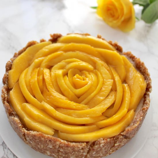 Mango Tart with Vanilla Cream