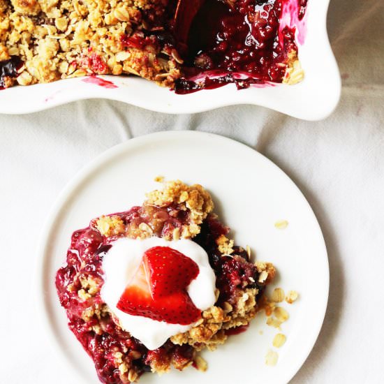 Vegan Mixed Berry Crisp
