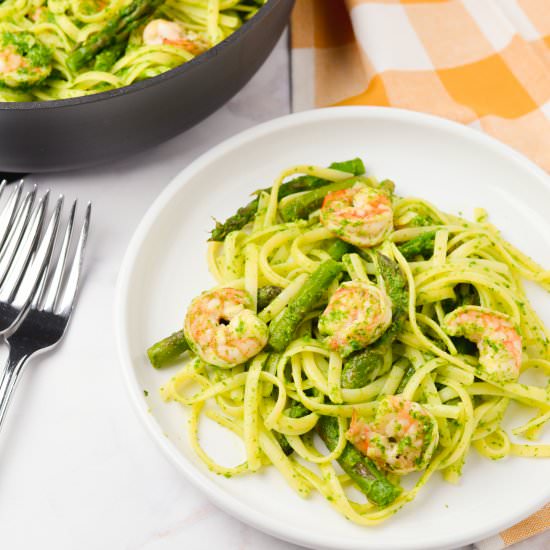 Pesto Pasta with Asparagus & Shrimp