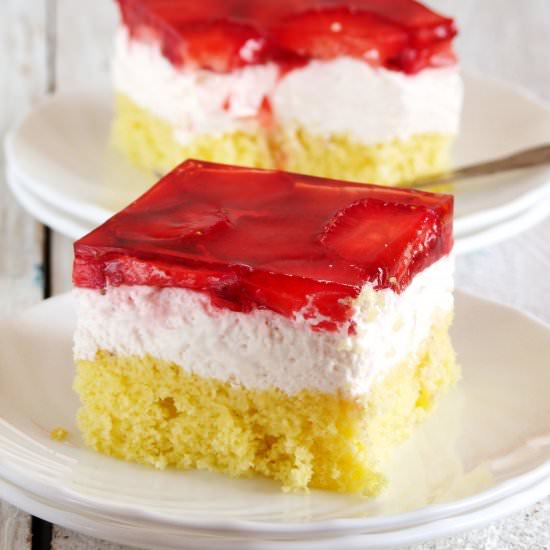 20/5000 Cake with Strawberries