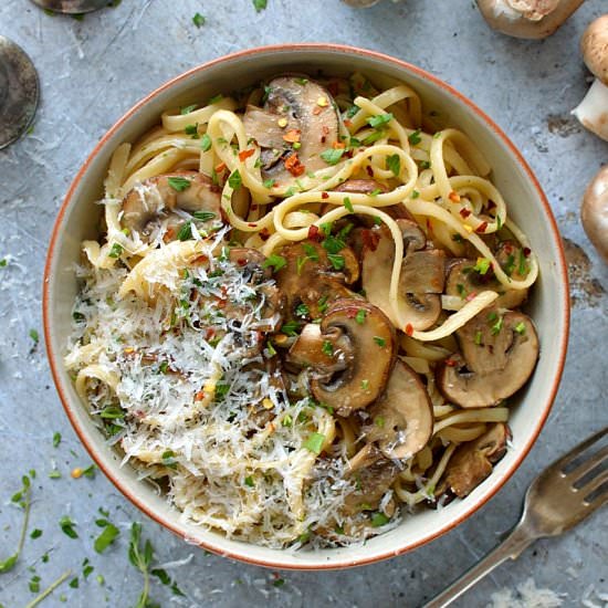 Easy Mushroom Linguine