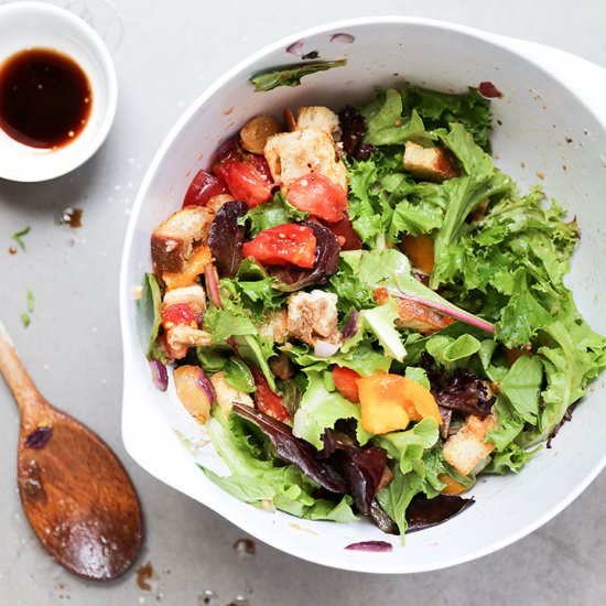 Panzanella Salad with Garlic
