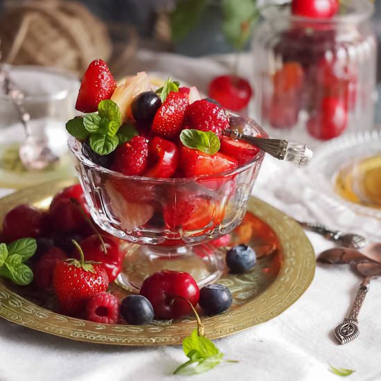 Fruit salad with honey dressing